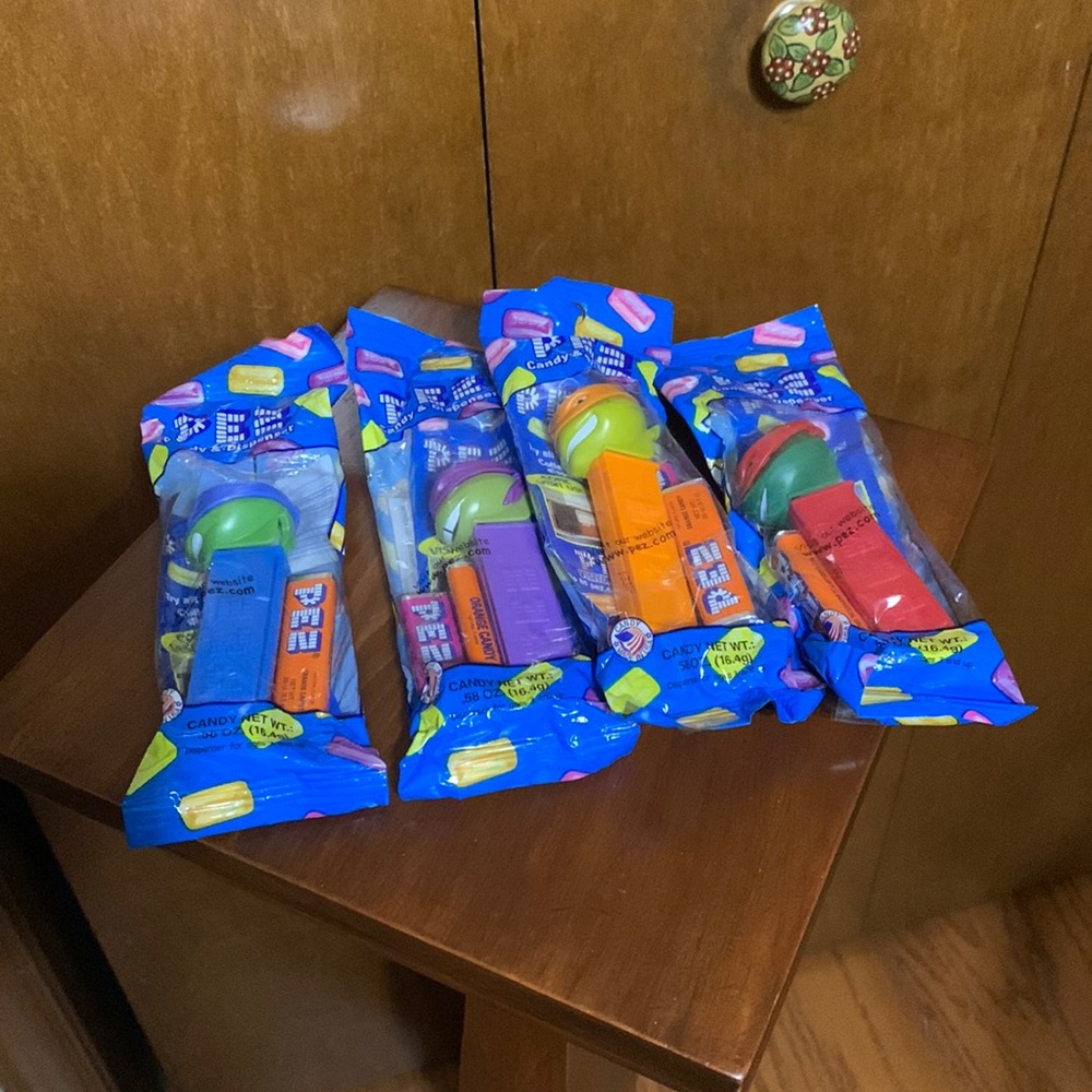 PEZ- FOR COLLECTING PURPOSES ONLY! All Four Teenage Mutant Ninja Turtles 🐢